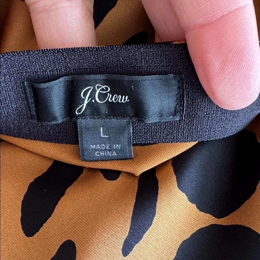 J Crew Pull-on slip skirt in wavy dots Size L